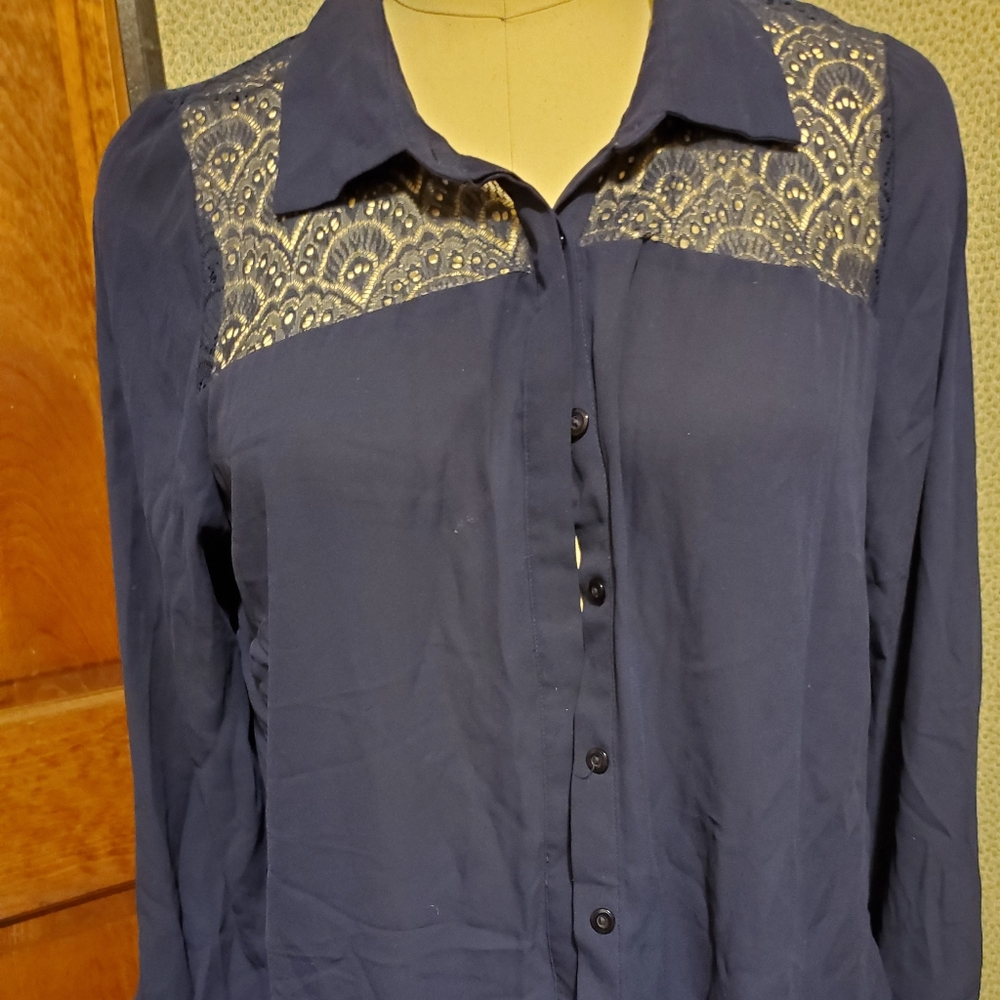 FOREVER 21 BUTTON DOWN SHIRT